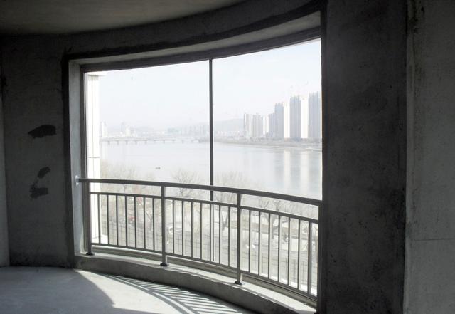 廣西(xī)陽台圍欄廠家(jiā)***