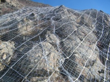 邊坡防護(hù)網，南甯***生(sheng)産防護網(wǎng)廠家